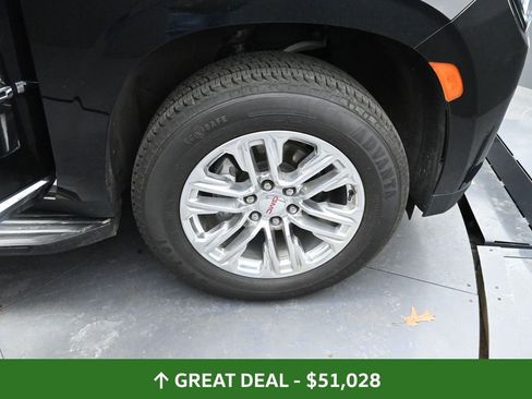 Used 2024 GMC Yukon SLT AWD/4WD image 19