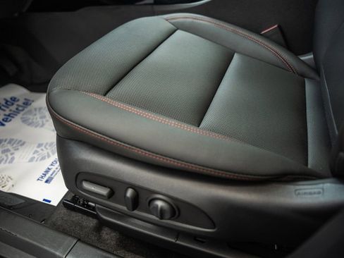 New 2026 Chevrolet Trax RS w/ Sunroof Package FWD image 34