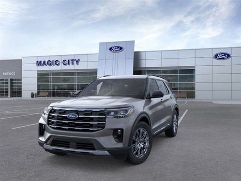 New 2025 Ford Explorer Active w/ Active Comfort Package image 2