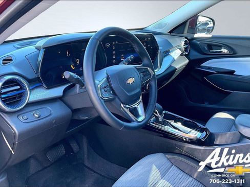 Certified 2024 Chevrolet Trax LT w/ LT Convenience Package image 13