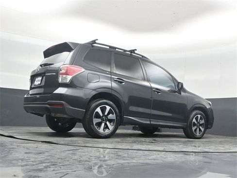 Used 2017 Subaru Forester 2.5i Premium image 39