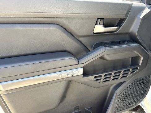 Used 2024 Toyota Tacoma TRD Sport AWD/4WD image 19