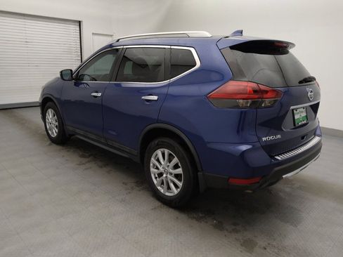 Used 2018 Nissan Rogue SV image 3