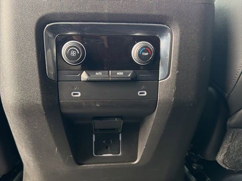 Used 2021 Chevrolet Tahoe Z71 AWD/4WD image 13