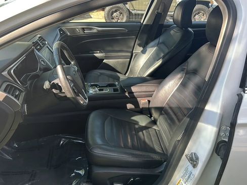 Used 2017 Ford Fusion SE w/ Fusion SE Technology Package AWD/4WD image 14