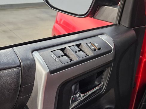 Used 2022 Toyota 4Runner SR5 Premium w/ Moonroof Package AWD/4WD image 21