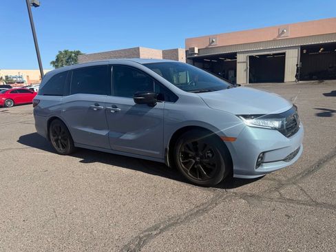 Used 2023 Honda Odyssey Sport image 3
