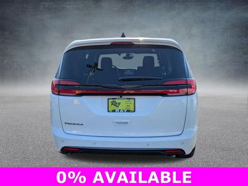 New 2026 Chrysler Pacifica Select FWD image 5
