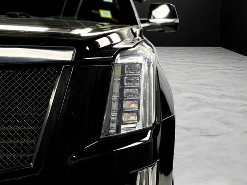 Used 2015 Cadillac Escalade ESV Platinum AWD/4WD image 9