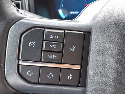 Used 2024 Ford F250 Lariat w/ Chrome Package image 20