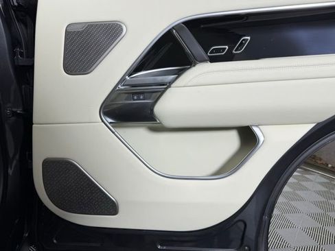 Certified 2025 Land Rover Range Rover Long Wheelbase Autobiography image 29