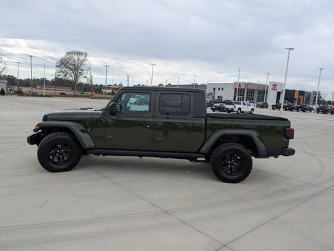 Certified 2021 Jeep Gladiator Willys image 4