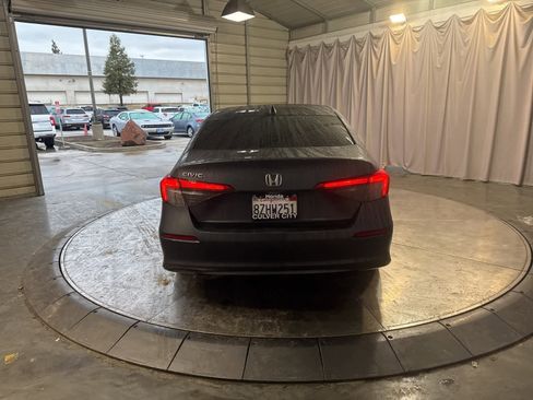 Used 2022 Honda Civic EX image 6