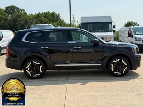 Used 2025 Kia Telluride S AWD/4WD image 4
