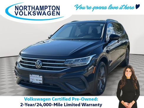 Used 2023 Volkswagen Tiguan SE AWD/4WD image 1