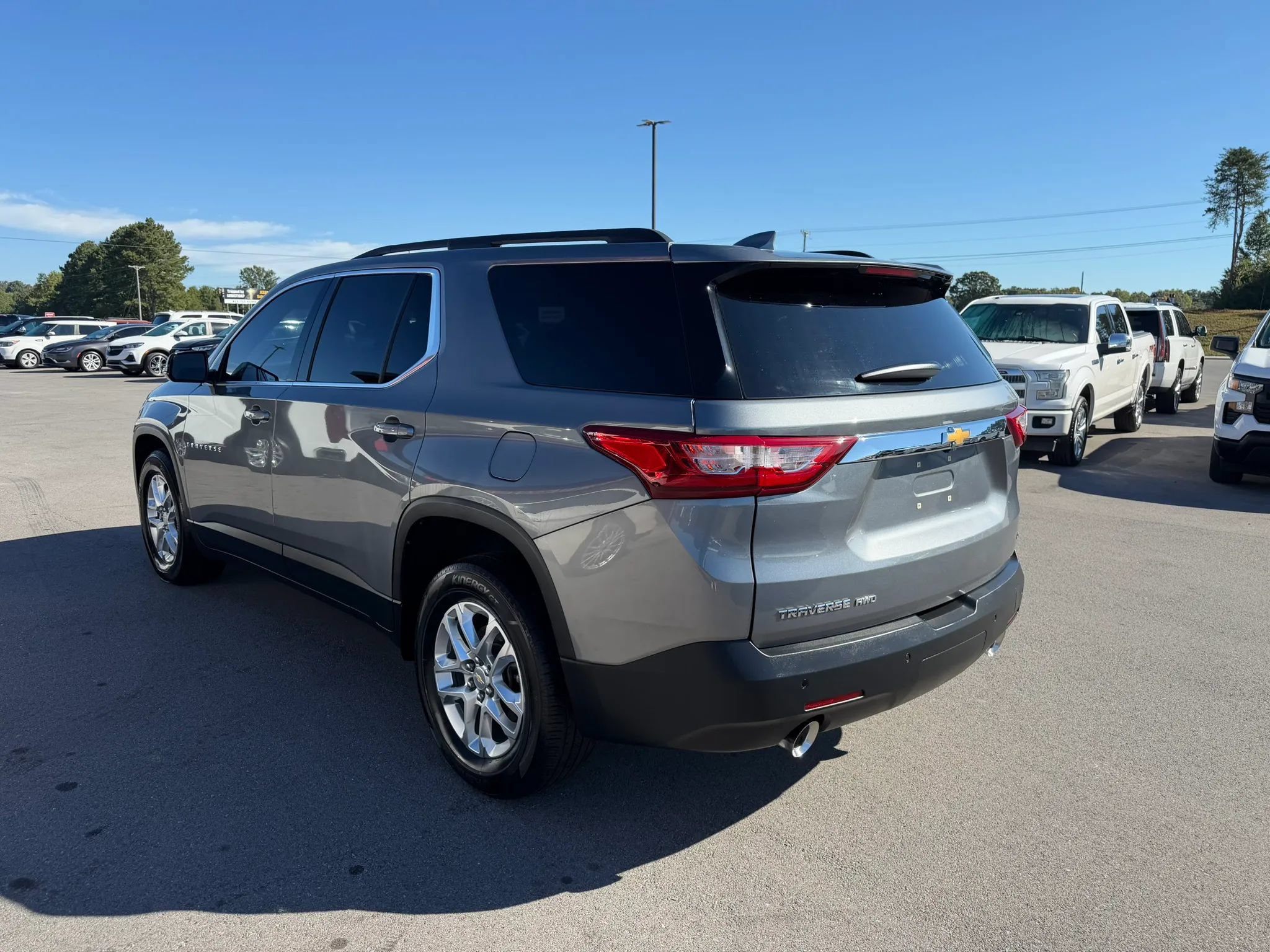 Used 2019 Chevrolet Traverse LT AWD/4WD image 3