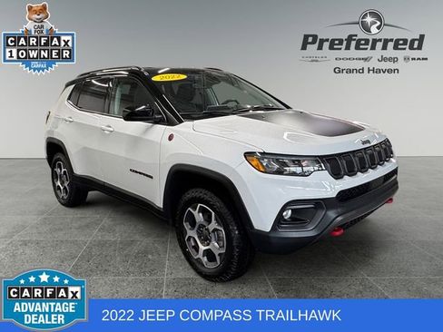 Used 2022 Jeep Compass Trailhawk w/ Trailhawk Convenience Group AWD/4WD image 1