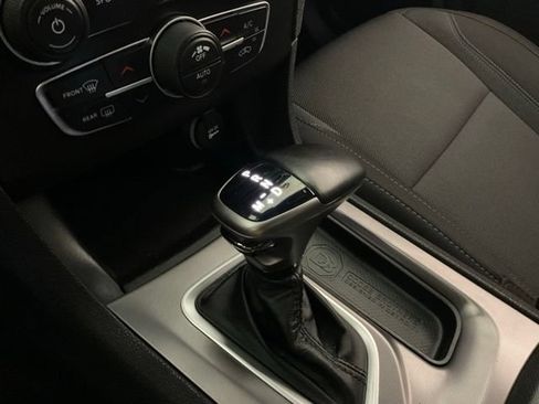 Used 2022 Dodge Charger SXT AWD/4WD image 23