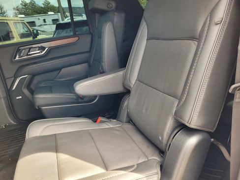 Used 2025 GMC Yukon XL Denali w/ Sun & Power Step Package AWD/4WD image 15