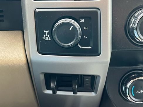 Used 2019 Ford F350 Lariat w/ Chrome Package image 32