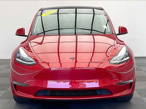 Used 2023 Tesla Model Y Long Range AWD/4WD image 2