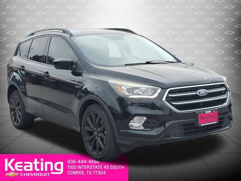Used 2018 Ford Escape SE w/ SE Sport Appearance Package FWD image 1
