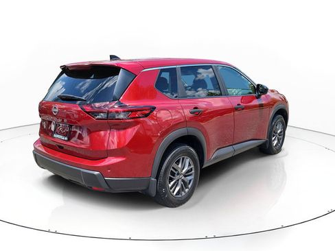 Used 2025 Nissan Rogue S FWD image 2