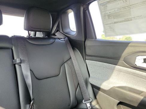 New 2023 Jeep Compass Latitude w/ Sun and Sound Group image 15