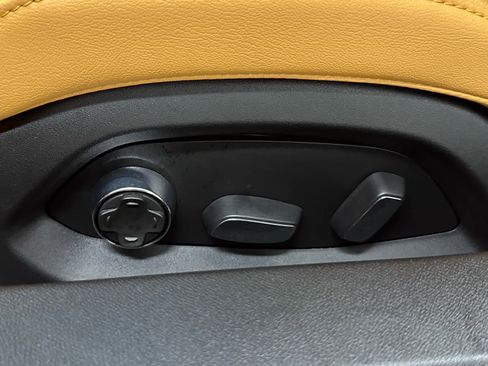 Used 2023 Chevrolet Corvette Z06 RWD image 19