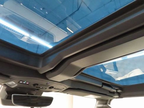 Used 2025 GMC Hummer EV 2X image 30