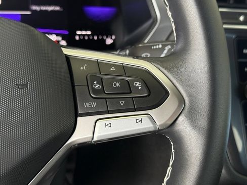 Used 2023 Volkswagen Tiguan SE R-Line FWD image 19