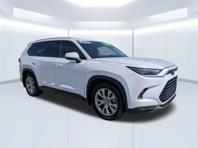 Used 2025 Toyota Grand Highlander FWD image 2