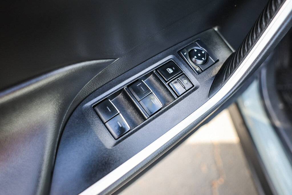 Used 2023 Toyota RAV4 XLE Premium FWD image 10