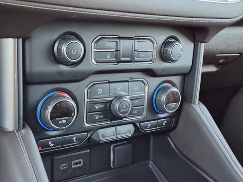 Used 2024 Chevrolet Tahoe LT image 12