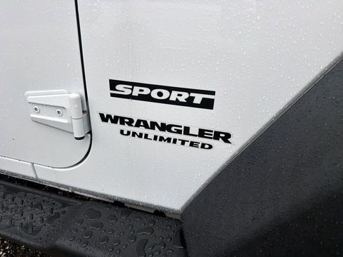Used 2017 Jeep Wrangler Unlimited Sport AWD/4WD image 18