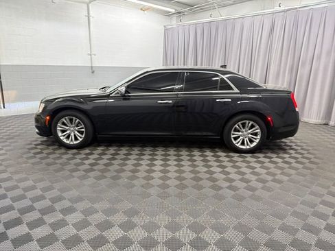 Used 2016 Chrysler 300 C RWD image 16