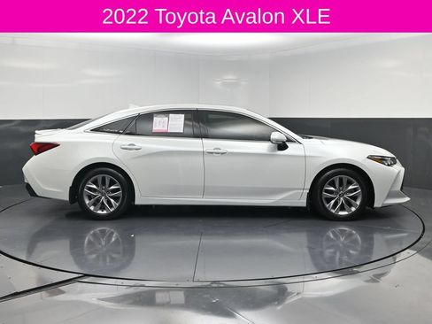 Used 2022 Toyota Avalon XLE w/ Moonroof Package FWD image 4