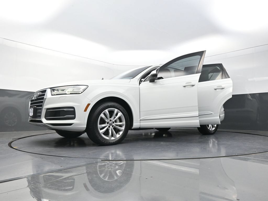 Used 2019 Audi Q7 3.0T Premium Plus AWD/4WD image 34