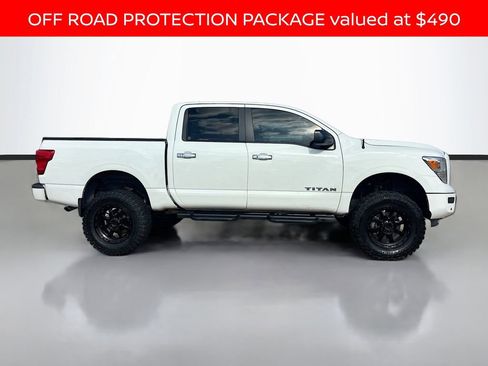 Used 2021 Nissan Titan SV w/ SV Convenience Package AWD/4WD image 4
