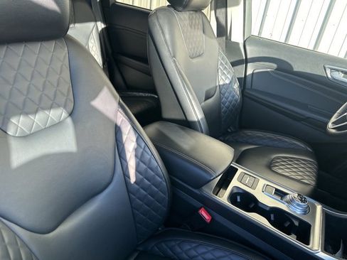 Used 2024 Ford Edge Titanium image 8