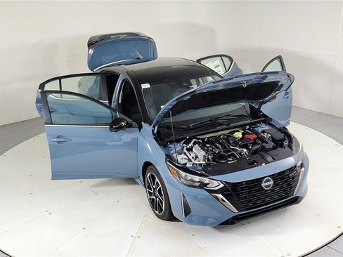 New 2025 Nissan Sentra SR w/ SR Premium Package image 44