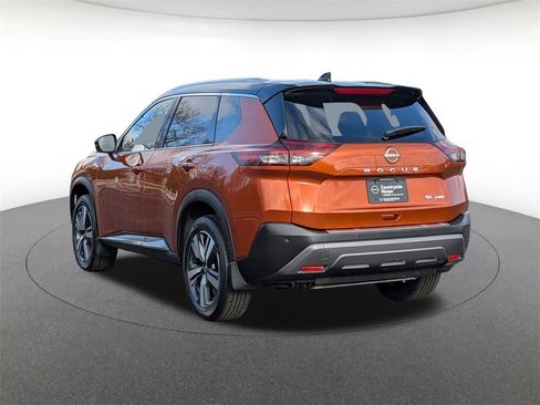 Used 2023 Nissan Rogue SL image 7