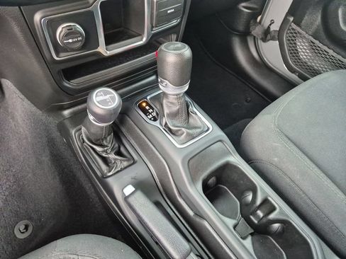 Used 2022 Jeep Wrangler Unlimited Sport AWD/4WD image 15
