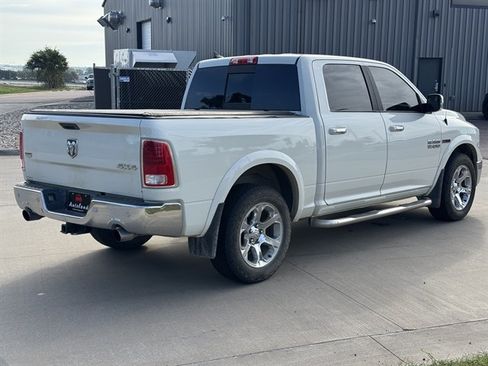 Used 2017 RAM 1500 Laramie w/ Convenience Group AWD/4WD image 3