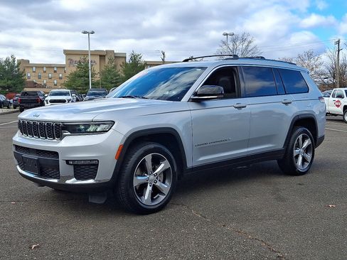 Used 2021 Jeep Grand Cherokee L Limited image 3