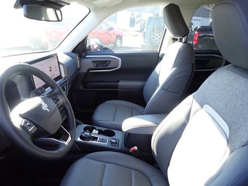 Used 2025 Ford Bronco Sport Badlands image 16