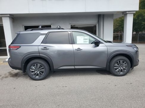 New 2026 Nissan Pathfinder SV image 2