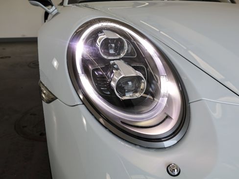 Used 2015 Porsche 911 Turbo S w/ High-end Infotainment Package AWD/4WD image 42