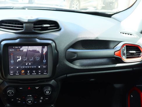Used 2019 Jeep Renegade Trailhawk AWD/4WD image 44