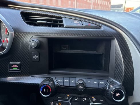 Used 2015 Chevrolet Corvette Z06 w/ 3LZ Preferred Equipment Group image 26